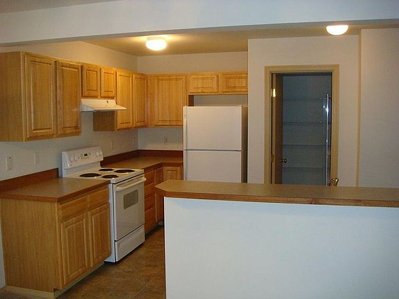 5th image of 2613 187th St E