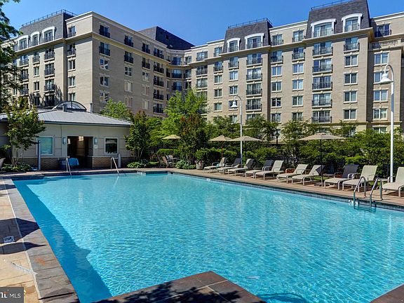 2nd image of 5 Park Pl APT 622