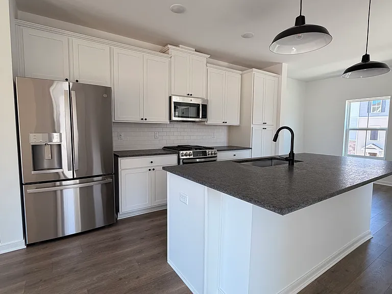 57 Silverbell Ave — Photo 7