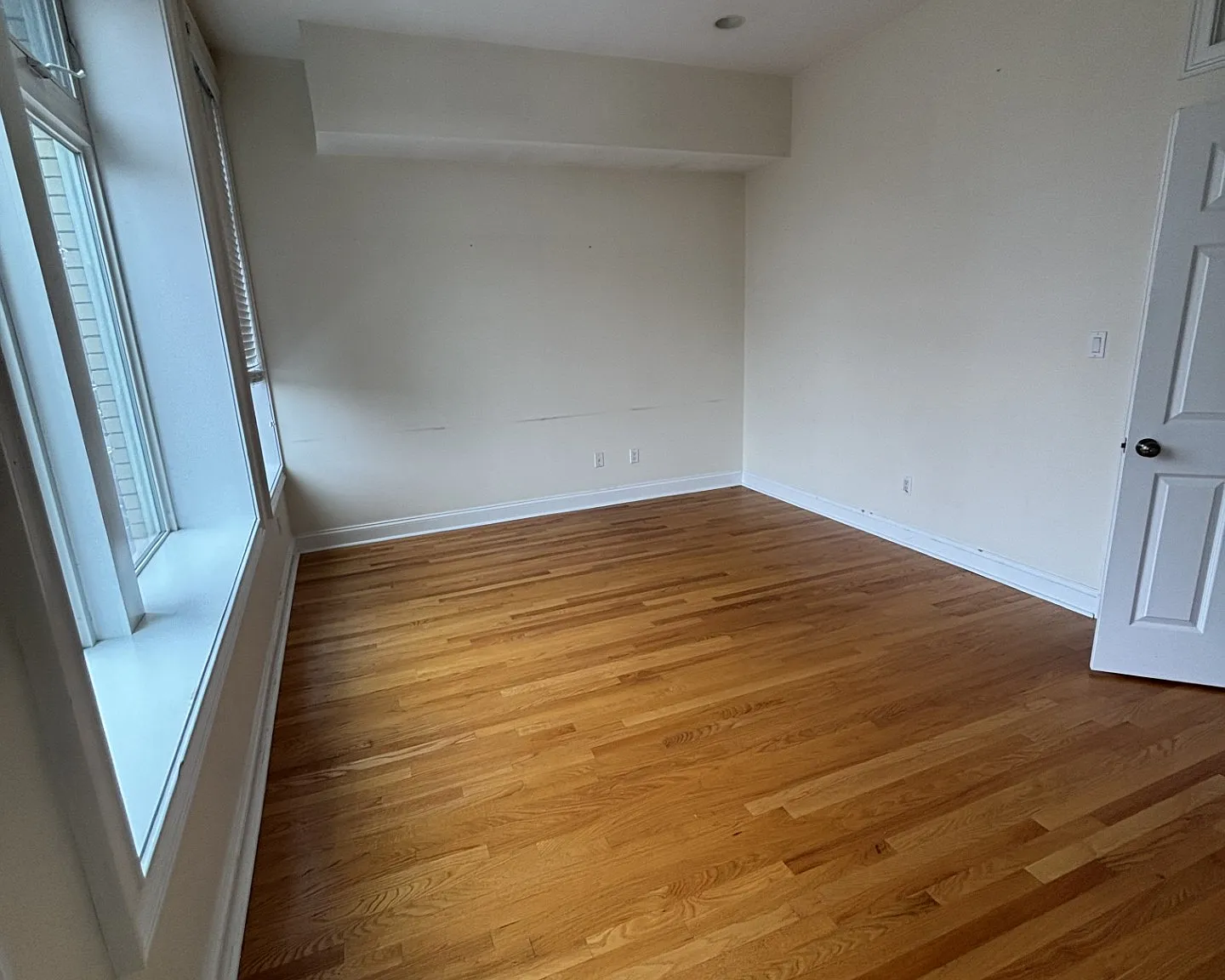1 bed, 750 sqft, $3,400 — Photo 3