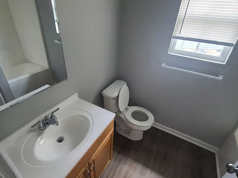 529 Railroad St — Photo 14