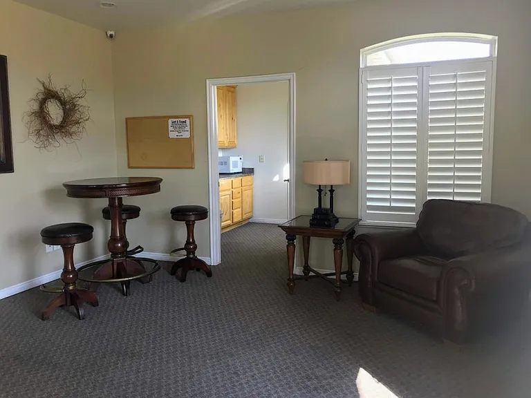 213 W Ridge Rd — Photo 42