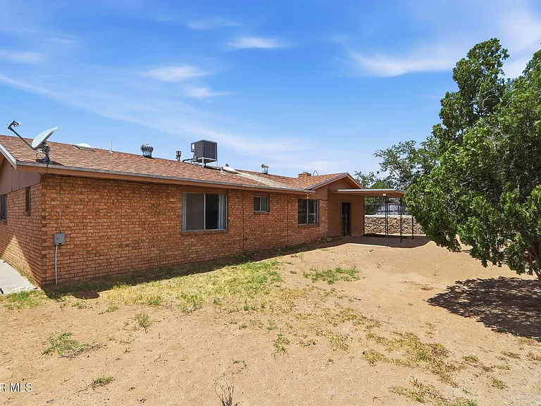 1610 Dale Douglas Dr — Photo 25
