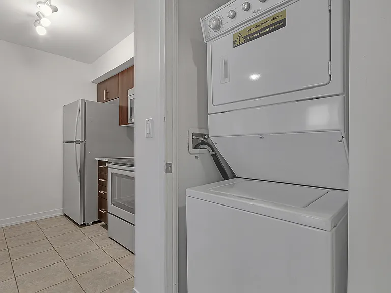 1410 Dupont St — Photo 11