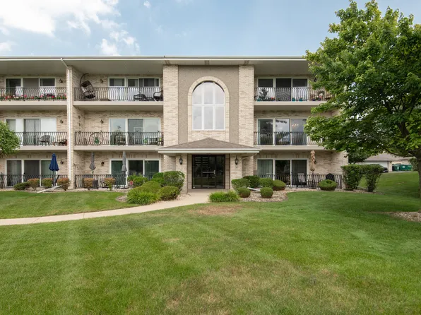 11113 Wisconsin Ct APT 2D, Orland Park, IL 60467