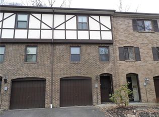 413 Newton Sq #413, Coraopolis, PA 15108