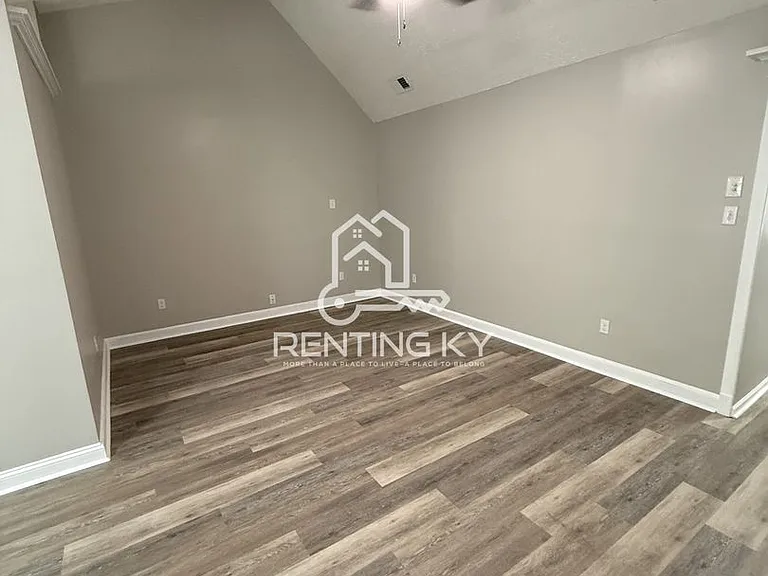 3308 Valhalla Dr — Photo 2
