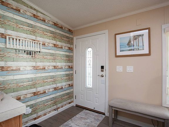 3rd image of 5644 Regency Blvd #121
