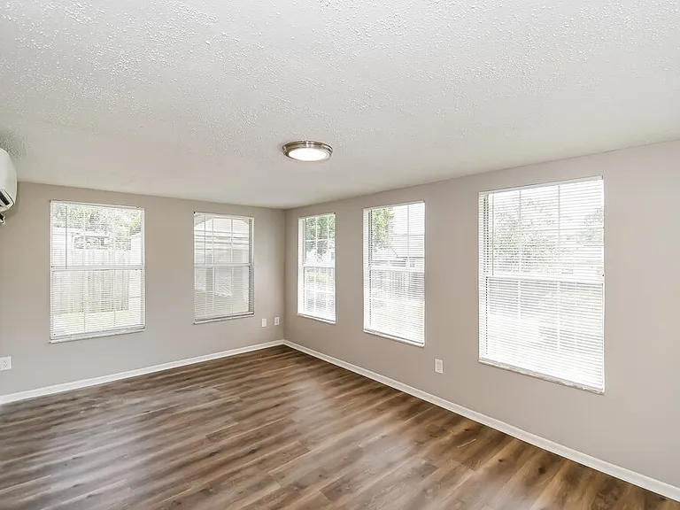 2891 Gatling Blvd — Photo 9