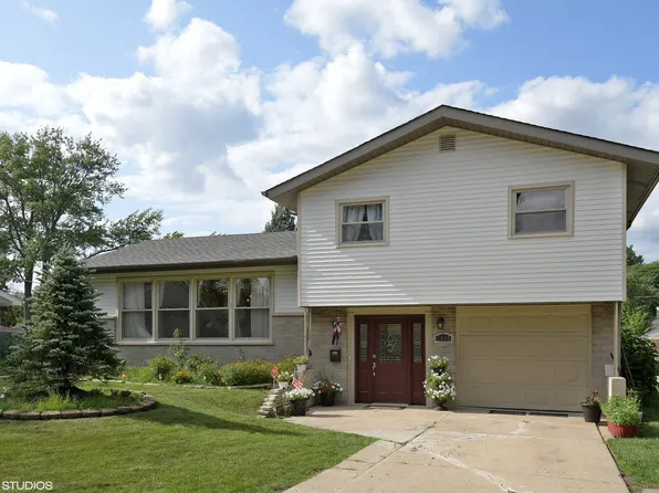 2808 Norma Ct, Glenview, IL 60025