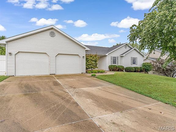 2nd image of 214 Osterhage Dr