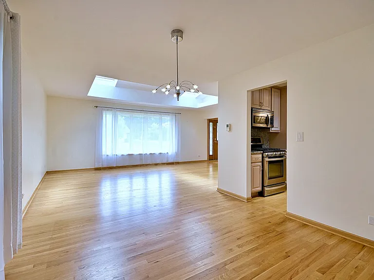 2360 N Drury Ln — Photo 6