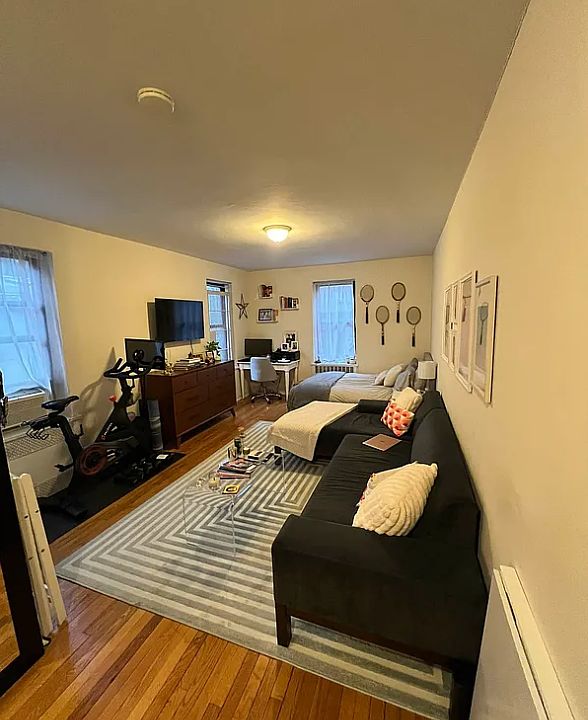 2nd image of 125 Christopher St APT 1A
