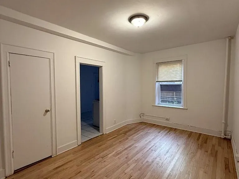 355 Lincoln Ave #1C — Photo 2