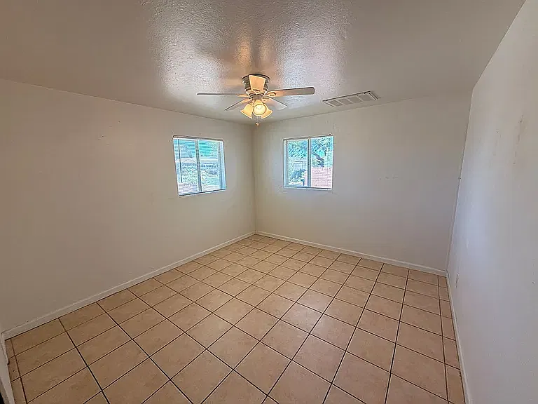2 bed, 875 sqft, $1,350 — Photo 3