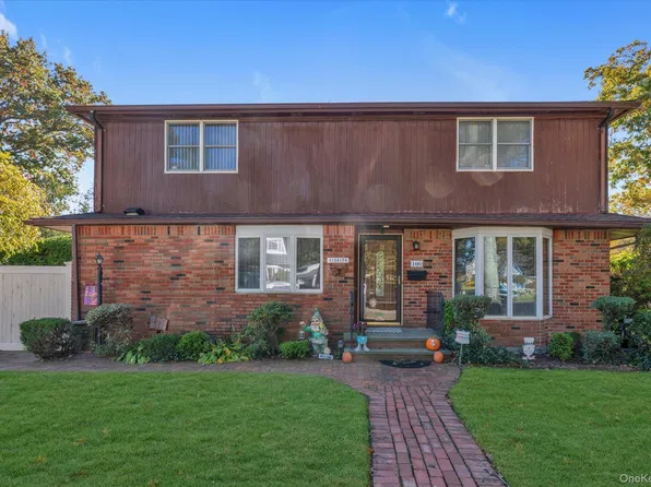 100 Grant Street, Massapequa Park, NY 11762