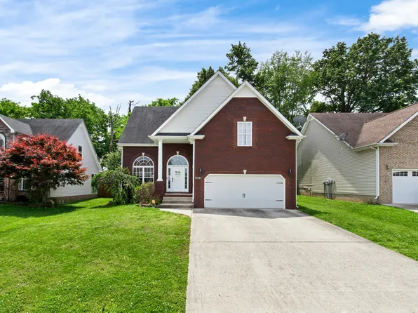 1446 Bruceton Dr, Clarksville, TN 37042