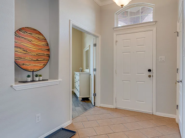 1105 Lone Pine Dr — Photo 5