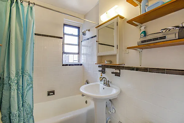 Sold by Level Group | media 5
