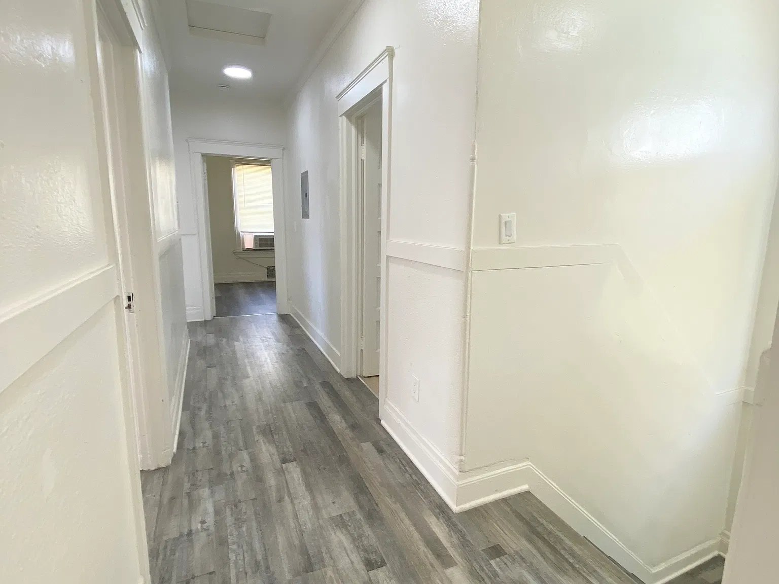 3 bed, 900 sqft, $1,200 — Photo 3