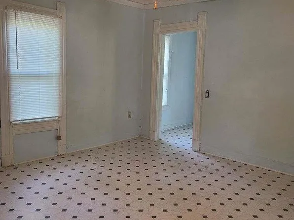 223 W Marshall St, El Dorado Springs, MO 64744