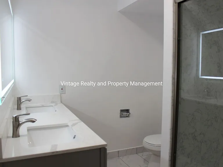 248 W Knoles Way — Photo 8