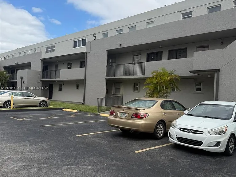 30 NW 87th Ave #C225 — Photo 2