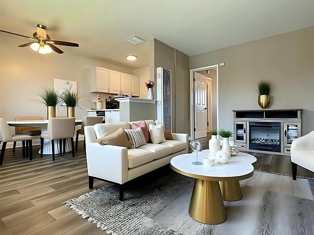 1st image of 1835 W Crestwood Ln #G