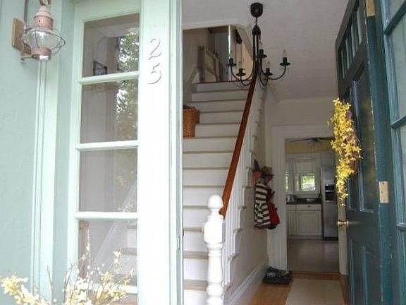 3rd image of 25 Lincoln Ave