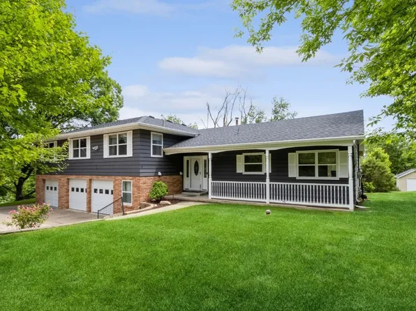 1220 42nd St SE, Cedar Rapids, IA 52403