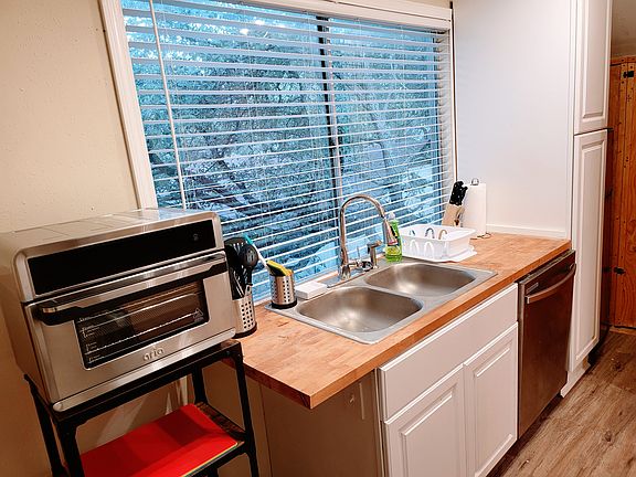 3rd image of 10045 Woodland Village Dr #B