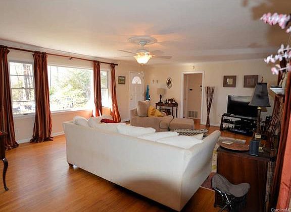 4th image of 797 E Park Dr