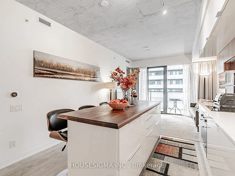 185 Roehampton Ave #1201 — Photo 7