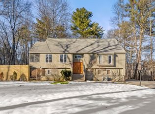 39 Hooker Farm Rd, Salem, NH 03079