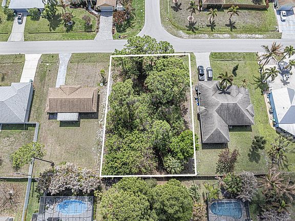 3rd image of 1661 SW Nervia Avenue