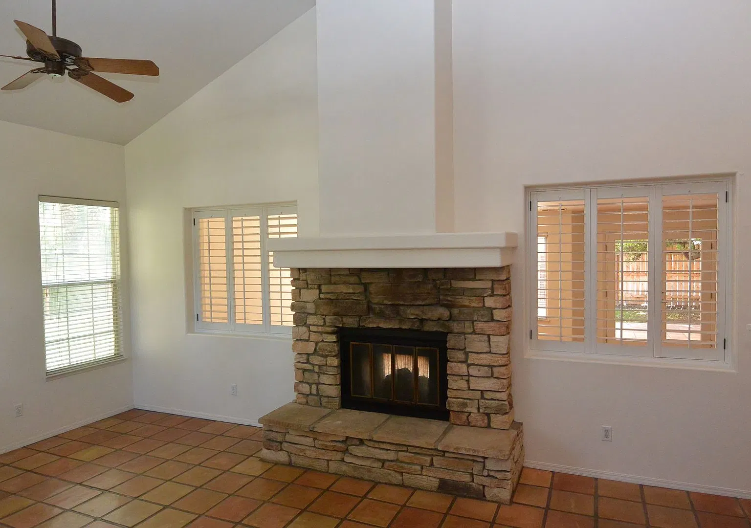 Beautiful Home in Southwest Visalia with Pool — Photo 2