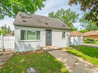 10090 Sterling St, Romulus, MI 48174