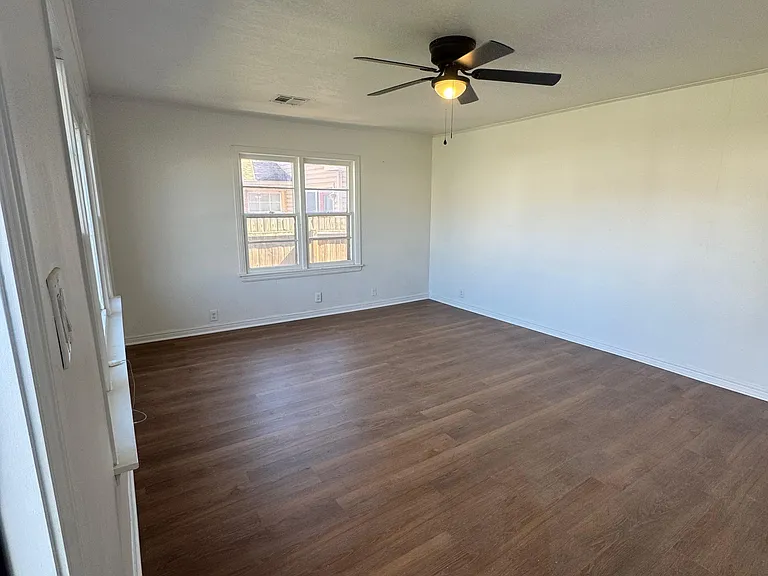 1507 W Washington Ave — Photo 7