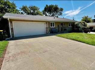 2930 S Cypress St, Sioux City, IA 51106