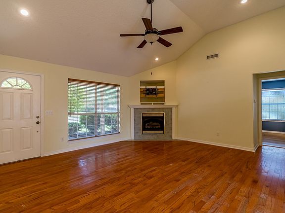 4th image of 5628 W Chattel St