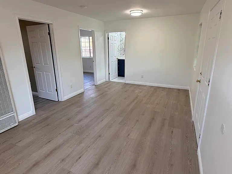 218 N Walnuthaven Dr — Photo 6