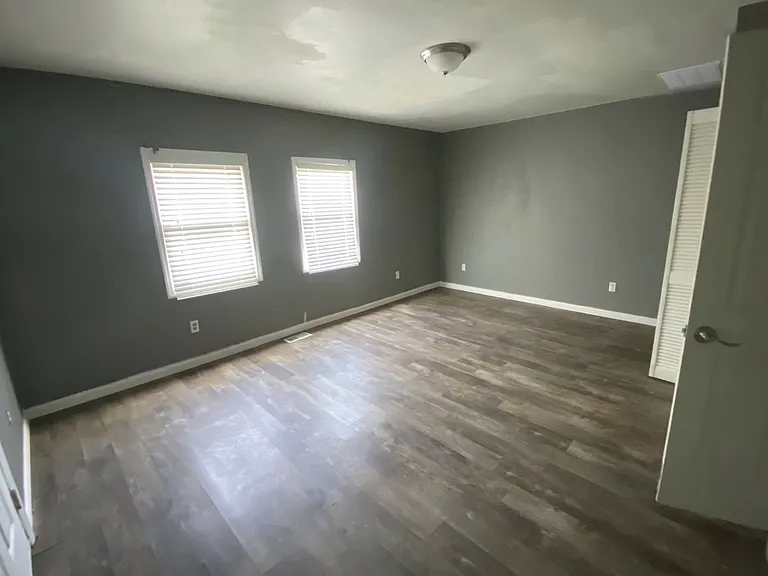 4547 Bessie Ave — Photo 8