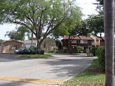 3rd image of 1121 Sussex Dr