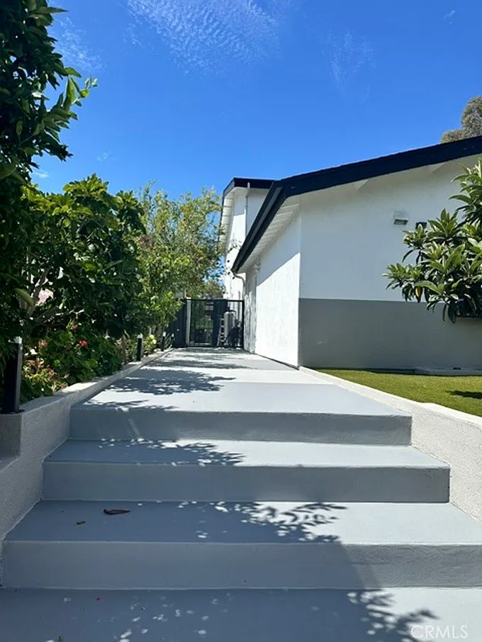 2 bed, 670 sqft, $2,800 — Photo 1