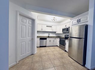 2450 Central Ave APT 202, Saint Petersburg, FL 33712