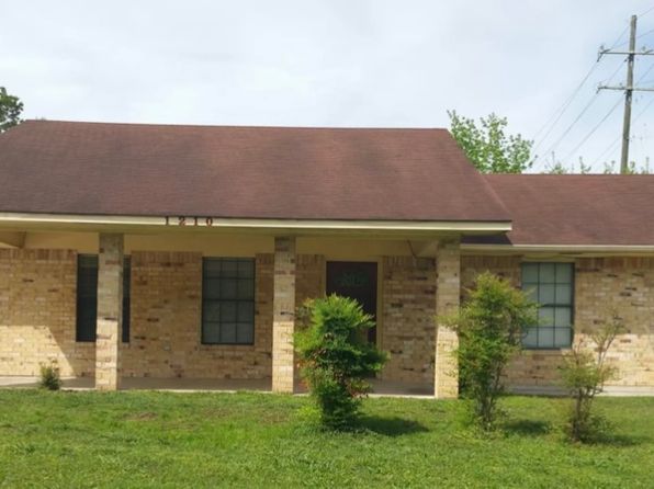 1210 Port Arthur Ter