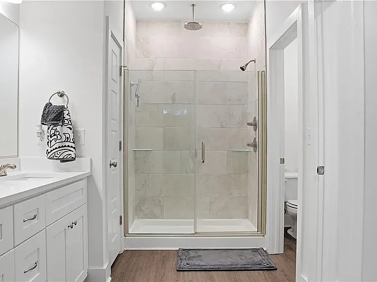 2917 Pretty Lake Ave — Photo 16