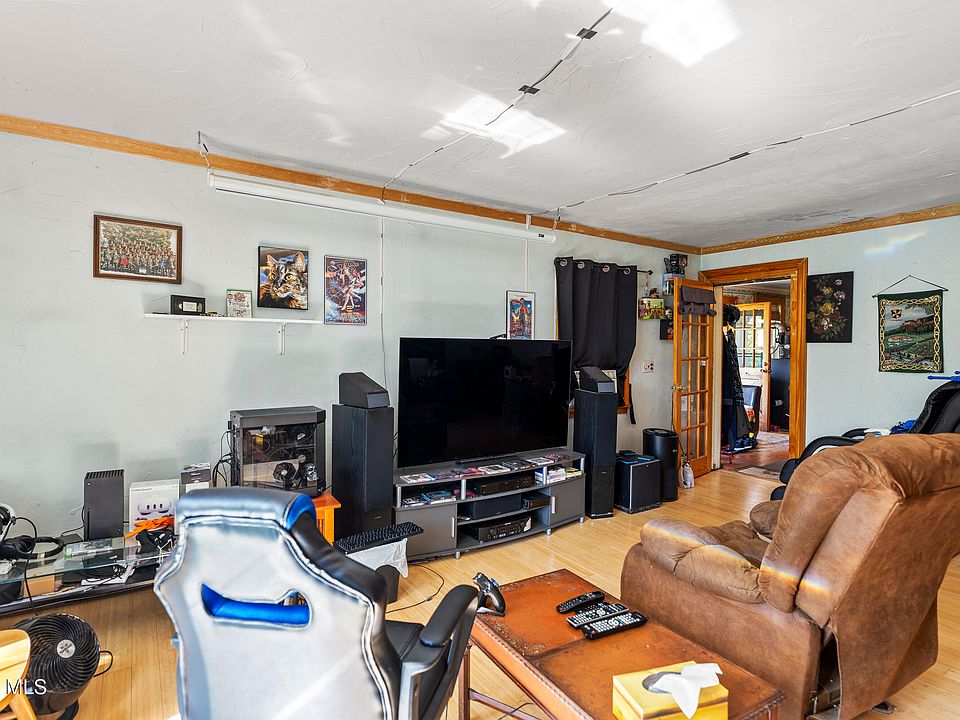 7th image of this home