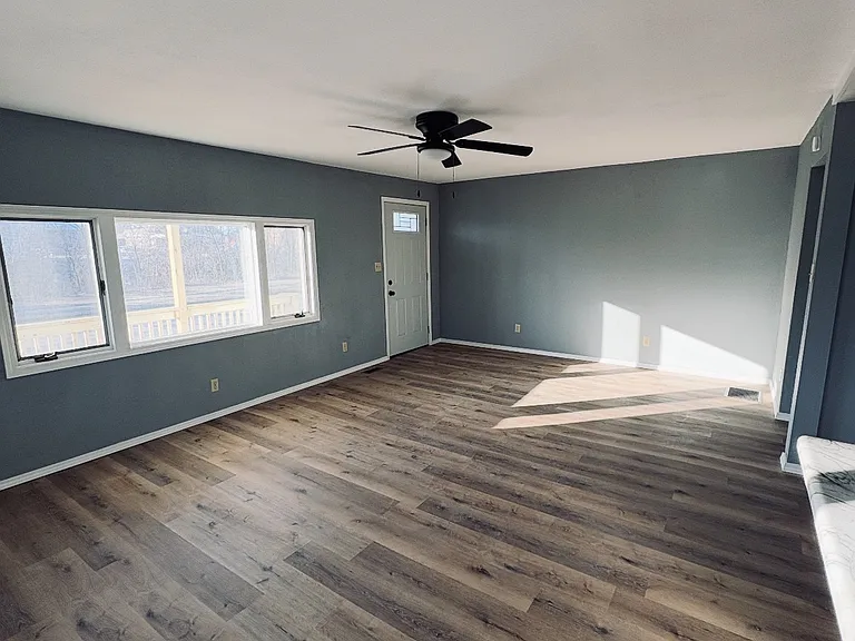235 S Railroad Ave — Photo 3