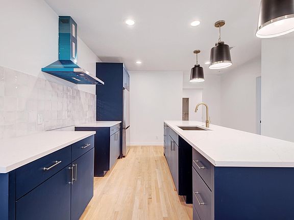 5th image of 3213 Harris Park Ave #C